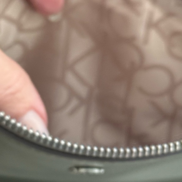New Calvin Klein Olive Green and Beige Signature Bag - Picture 7 of 8